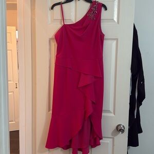 Adrianna Papell
Women's Ruffled One-Shoulder Hot Pink dress